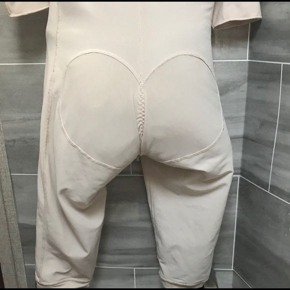 ** USED ** Gysm 295 body shaper - post op surgery - Picture 5 of 6